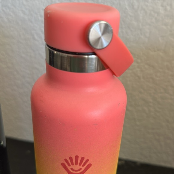 Hydro Flask and Corkcicle water bottles - Picture 4 of 4